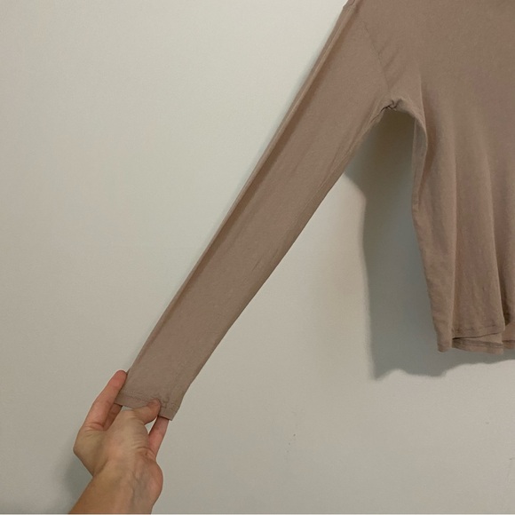 Everlane Super Lightweight Taupe Turtleneck size XS - Picture 2 of 9